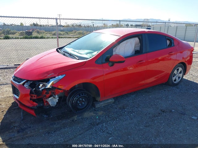 Chevrolet Cruze Ls Auto 2018 1G1BC5SM3J7152885 Image 2
