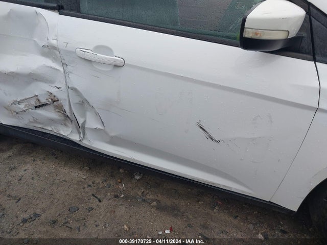 Ford FOCUS SE 2015 1FADP3K22FL307888 Image 18