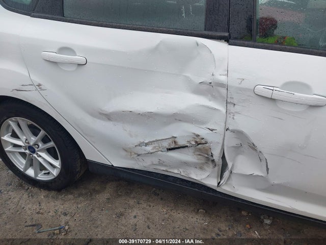 Ford FOCUS SE 2015 1FADP3K22FL307888 Image 19
