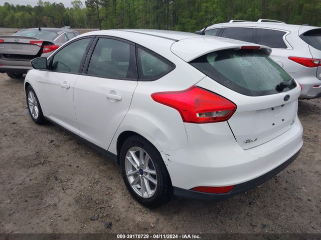 Ford FOCUS SE 2015 1FADP3K22FL307888 Image 3