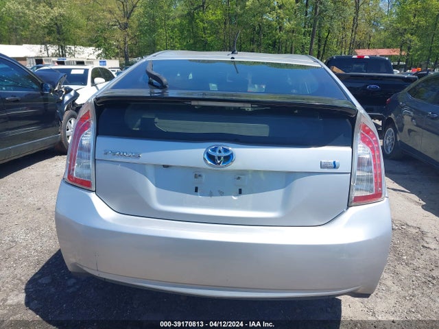 Toyota Prius Two 2015 JTDKN3DU8F1986003 Image 16