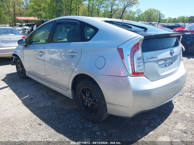 Toyota Prius Two 2015 JTDKN3DU8F1986003 Image 3