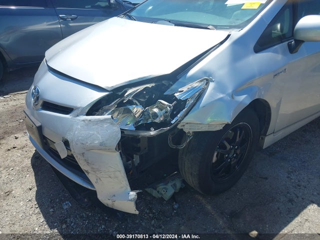 Toyota Prius Two 2015 JTDKN3DU8F1986003 Image 6