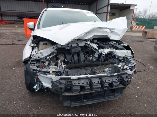 1FADP3M25JL221917 Ford FOCUS SEL