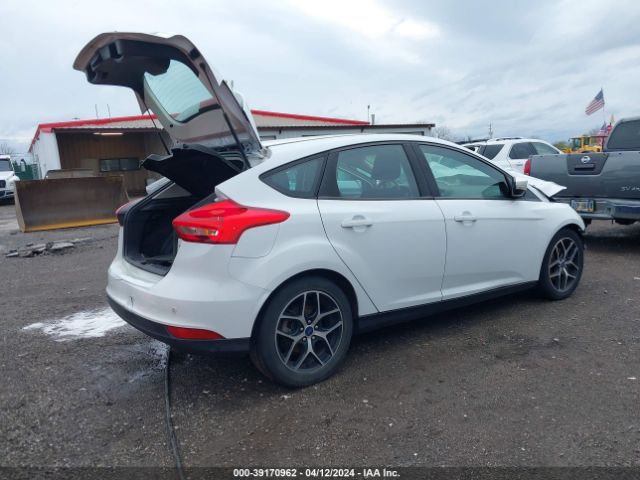 1FADP3M25JL221917 Ford FOCUS SEL