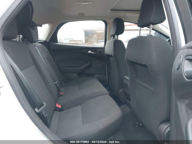 1FADP3M25JL221917 Ford FOCUS SEL