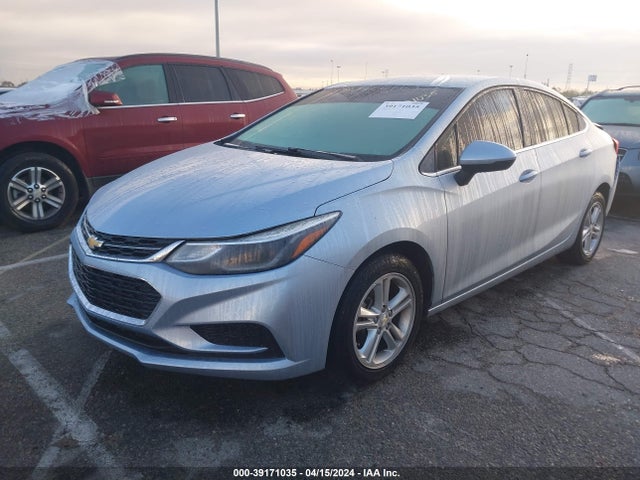 Chevrolet Cruze Lt Auto 2018 1G1BE5SM7J7113713 Image 2