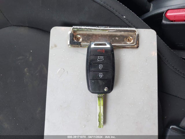 KIA Soul 2018 KNDJN2A28J7519730 Image 11