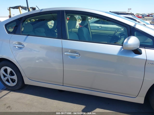 Toyota Prius Two 2015 JTDKN3DU3F1882499 Image 14