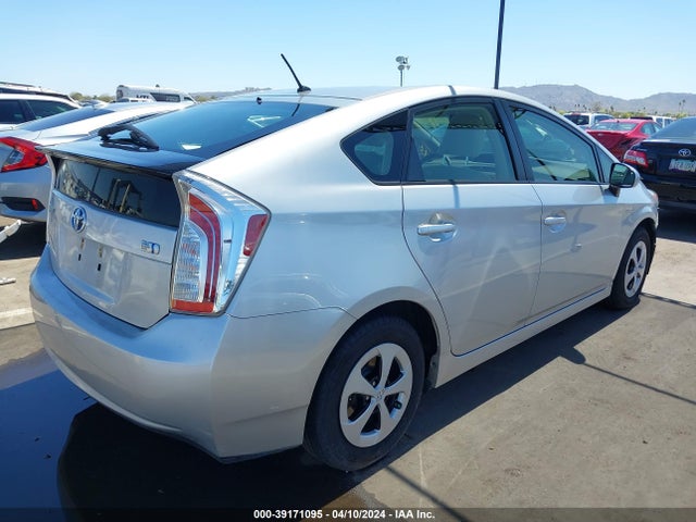 Toyota Prius Two 2015 JTDKN3DU3F1882499 Image 4