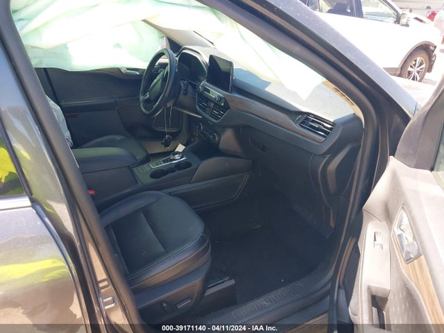 1FMCU9DZ9LUB27157 Ford Escape Titanium Hybrid