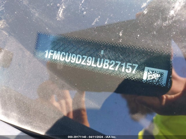 1FMCU9DZ9LUB27157 Ford Escape Titanium Hybrid