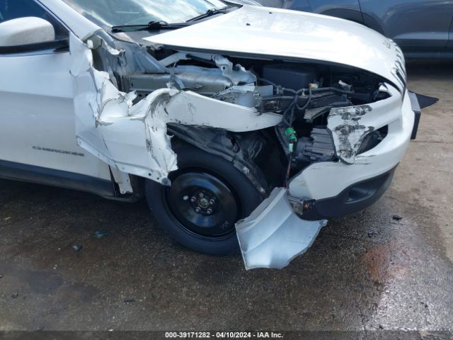 1C4PJMLB8JD602977 Jeep Cherokee Latitude Plus 4x4