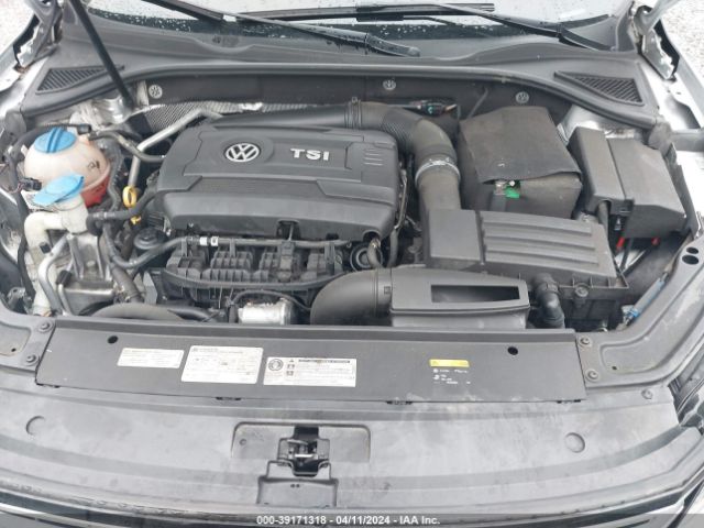 1VWAT7A33GC017622 Volkswagen Passat 1.8t S