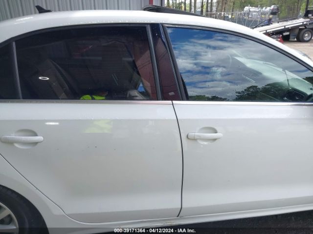 3VWD17AJ2EM432055 Volkswagen Jetta 1.8t Se