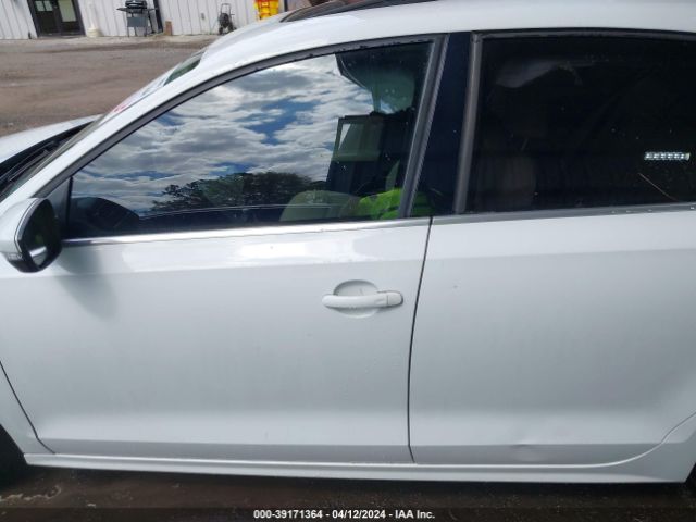 3VWD17AJ2EM432055 Volkswagen Jetta 1.8t Se