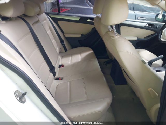 3VWD17AJ2EM432055 Volkswagen Jetta 1.8t Se