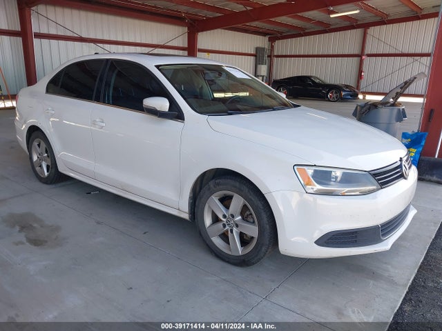 2014 3VWLL7AJ8EM374622 main image