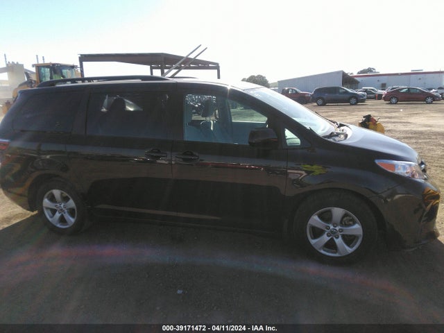 Toyota Sienna Le 8 Passenger 2018 5TDKZ3DC7JS946714 Image 13