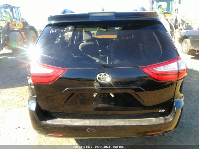 Toyota Sienna Le 8 Passenger 2018 5TDKZ3DC7JS946714 Image 16