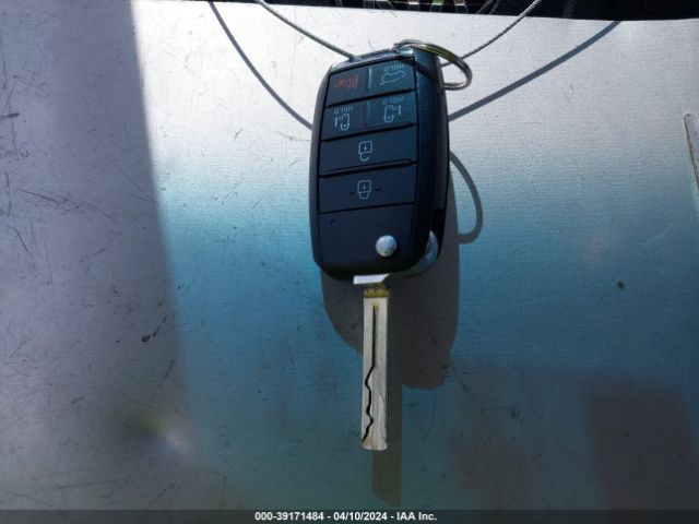 KNDMB5C15L6597791 KIA SEDONA LX