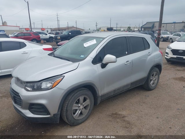 Chevrolet TRAX LS 2019 3GNCJKSB2KL380394 Image 2
