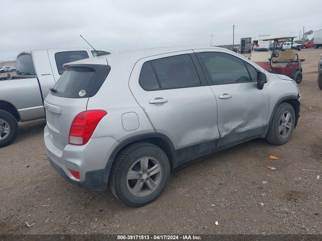 Chevrolet TRAX LS 2019 3GNCJKSB2KL380394 Image 4