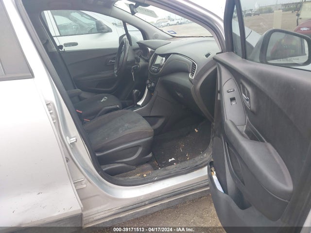 Chevrolet TRAX LS 2019 3GNCJKSB2KL380394 Image 5