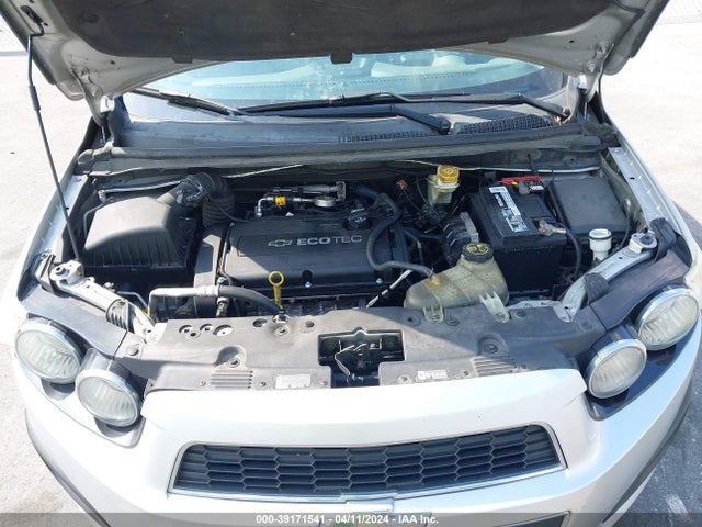 Chevrolet Sonic Ls Auto 2015 1G1JA5SHXF4140388 Image 10