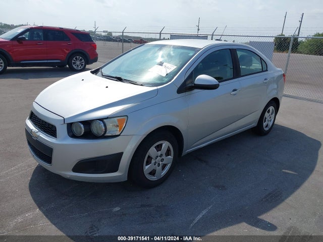 Chevrolet Sonic Ls Auto 2015 1G1JA5SHXF4140388 Image 2