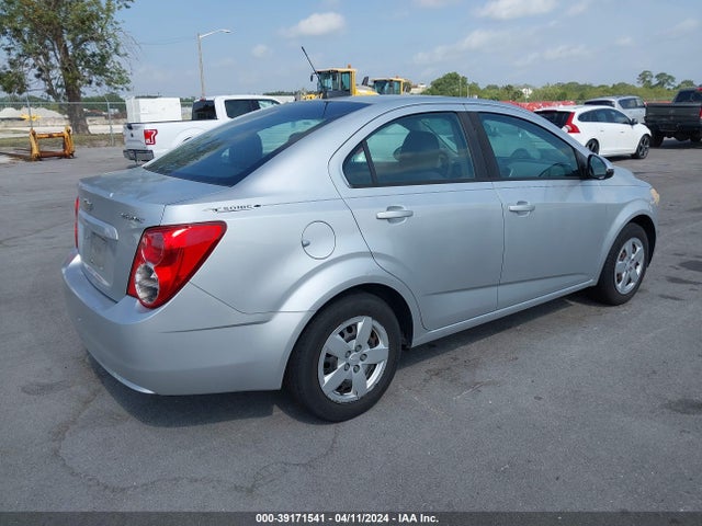 Chevrolet Sonic Ls Auto 2015 1G1JA5SHXF4140388 Image 4