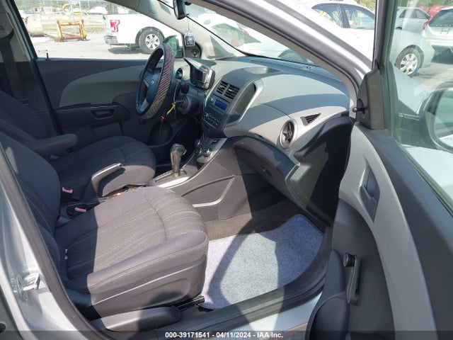 Chevrolet Sonic Ls Auto 2015 1G1JA5SHXF4140388 Image 5