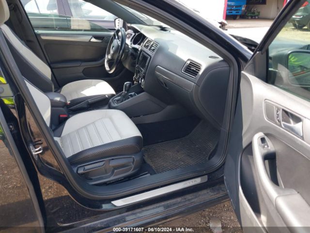3VWD17AJ9GM414218 Volkswagen Jetta 1.8t Sport