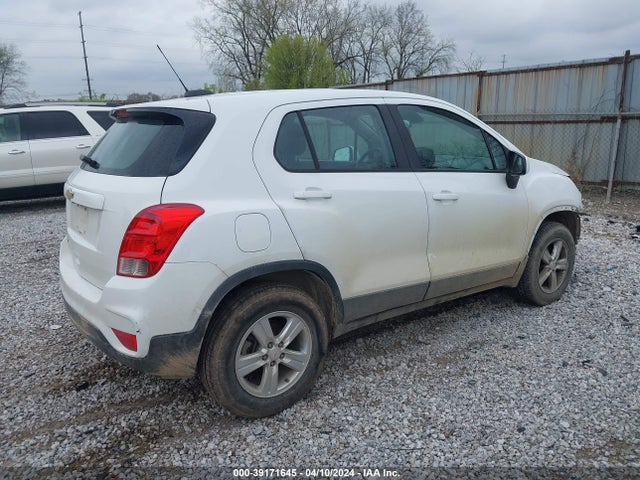 Chevrolet TRAX LS 2018 KL7CJNSBXJB714078 Image 4