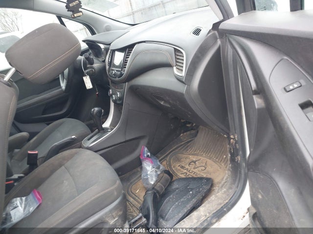Chevrolet TRAX LS 2018 KL7CJNSBXJB714078 Image 5