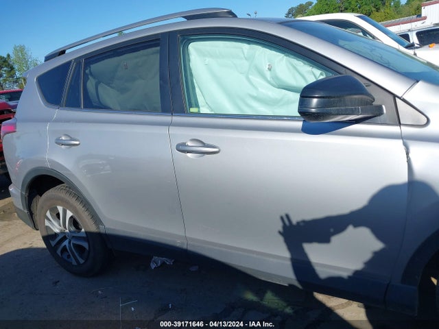 Toyota RAV4 LE 2017 2T3ZFREVXHW396606 Image 14
