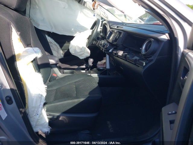 Toyota RAV4 LE 2017 2T3ZFREVXHW396606 Image 5