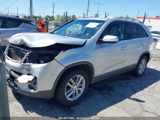 KIA Sorento Lx V6 2015 5XYKT4A76FG595667 Image 2