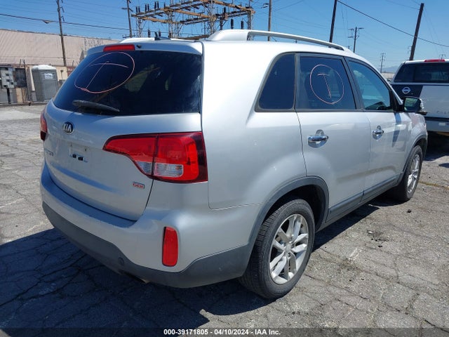 KIA Sorento Lx V6 2015 5XYKT4A76FG595667 Image 4