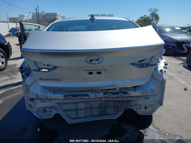 Hyundai ELANTRA SE 2017 5NPD84LF6HH034007 Image 17