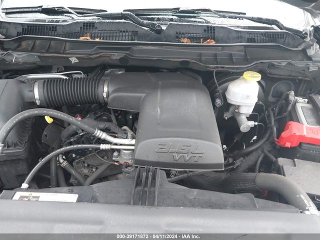 1C6RR7GG9MS501754 RAM 1500 Classic Warlock Quad Cab 4x4 6'4 Box