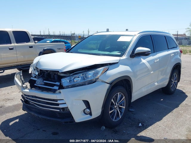 Toyota Highlander Xle 2017 5TDJZRFH9HS515938 Image 2