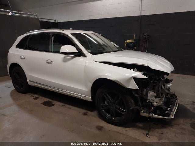 Audi Q5 2.0t Premium 2017 WA1L2AFP2HA056295 Image 1