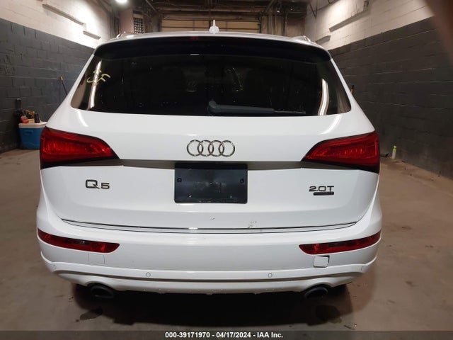 Audi Q5 2.0t Premium 2017 WA1L2AFP2HA056295 Image 16