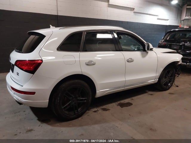 Audi Q5 2.0t Premium 2017 WA1L2AFP2HA056295 Image 4
