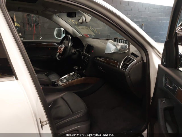 Audi Q5 2.0t Premium 2017 WA1L2AFP2HA056295 Image 5