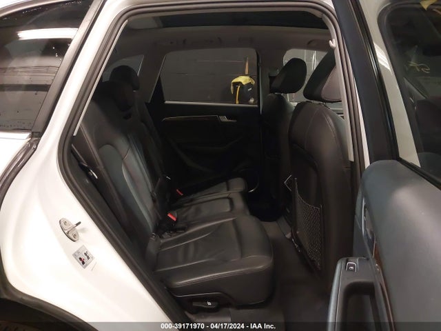 Audi Q5 2.0t Premium 2017 WA1L2AFP2HA056295 Image 8