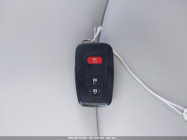 Toyota PRIUS XLE 2022 JTDKAMFU9N3188532 Image 11