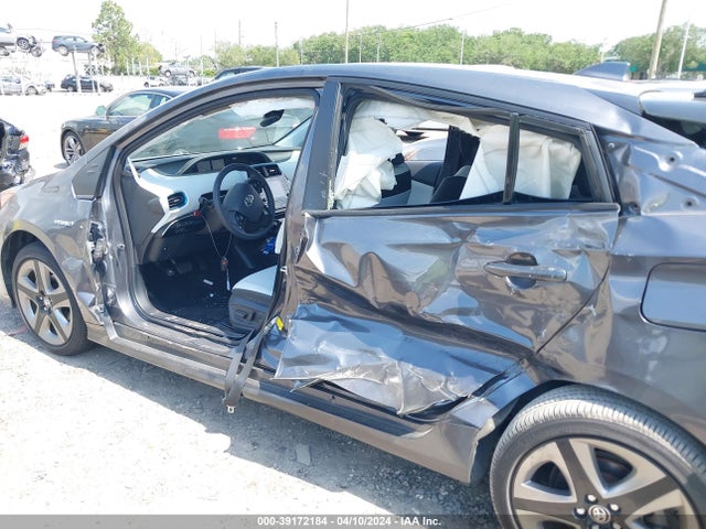 Toyota PRIUS XLE 2022 JTDKAMFU9N3188532 Image 6