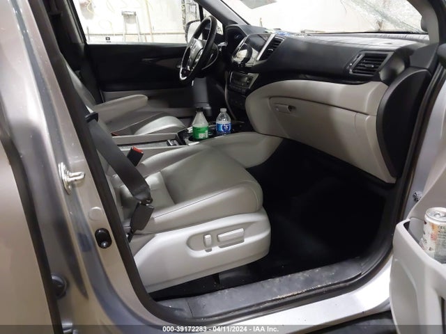 Honda Pilot Touring 2017 5FNYF6H94HB003486 Image 5